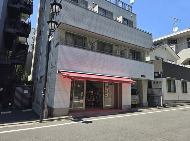 渋谷区東２丁目の店舗事務所の外観