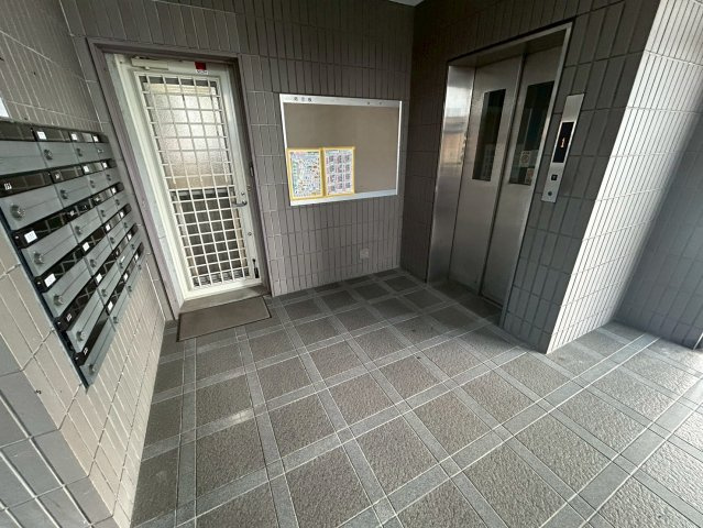 アーバンコート高木のエントランス