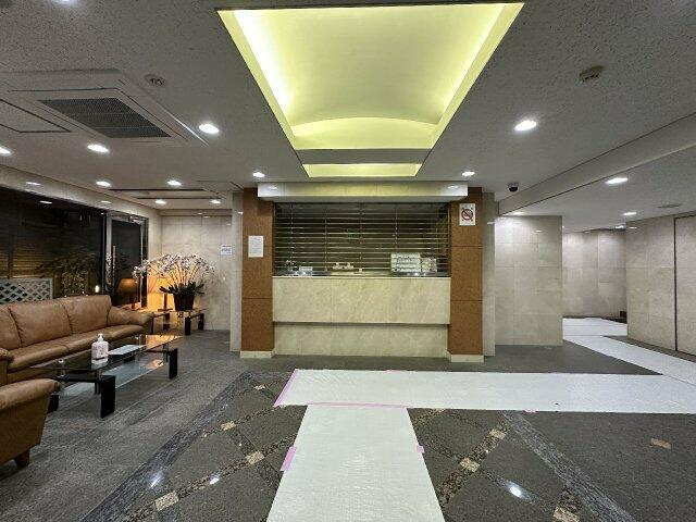 パレステュディオ新宿パークサイドのロビー