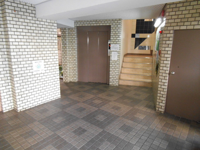 北区赤羽南１丁目の賃貸マンションのロビー|もちろんエレベーターあり！