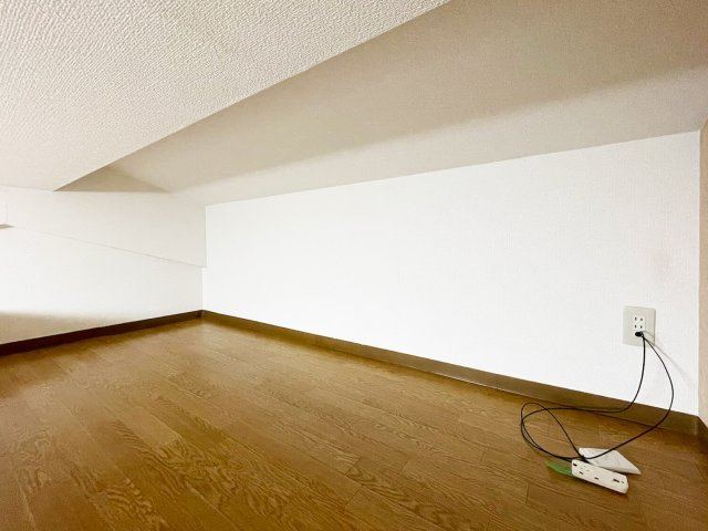 ユーライフ高取の洋室|ロフトです