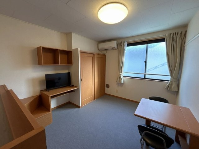 レオパレス本町の居間・リビング|使いやすい居間です