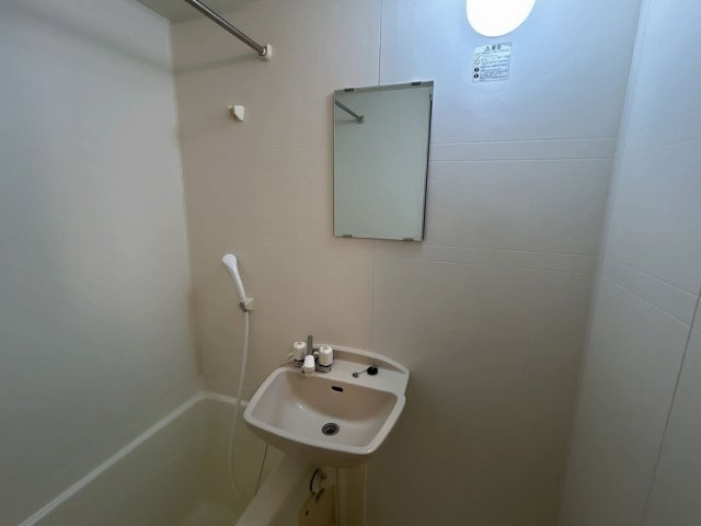 レオパレス本町の内装|明るい室内です