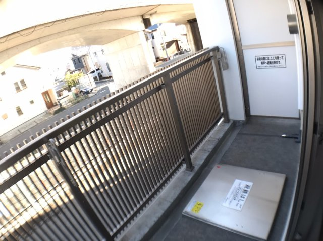 ART RESIDENCE IN KASHIWA-no-HA～アートレジデンスインカシワノハ～のバルコニー