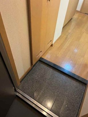 ルーブル中延壱番館の玄関