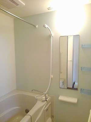 パリス・デイジーの浴室|日々の疲れを癒すお風呂付です