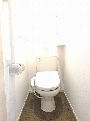 パリス・デイジーのトイレ|清潔感のあるトイレです