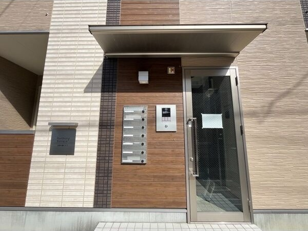 志賀本通ヒルズのエントランス