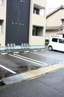【駐車場】 | グラン・ジュテⅡ | 駐車スペースもあります