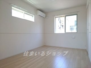 サンフラワー　Ａ棟の寝室|寝室にもエアコンあり