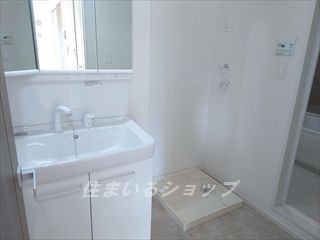 サンフラワー　Ａ棟の洗面所|三面鏡付き洗面化粧台