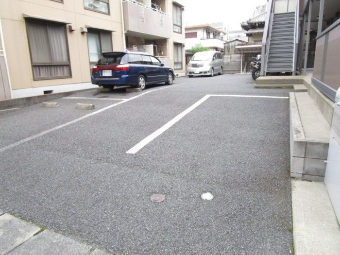 ホワイトコーストパルの駐車場