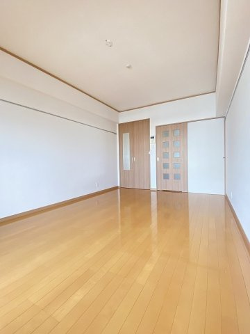 【居間・リビング】 | ロイヤルリバービュー　★プライスホームなら仲介手数料が割引価格です！★
