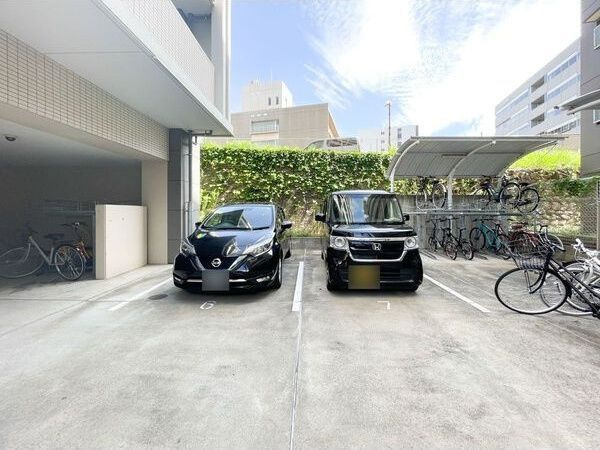 ポルタニグラ大須の駐車場
