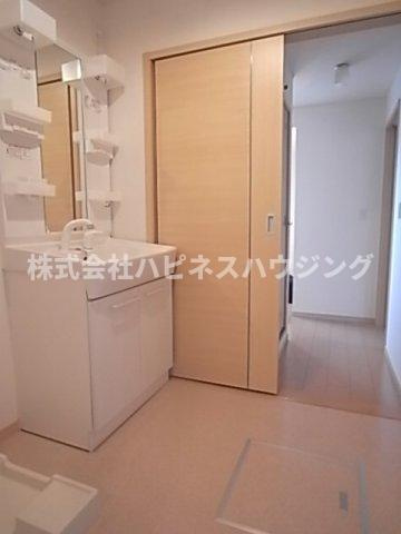 コスモ　ミツキーズの洗面所|脱衣スペースもあります