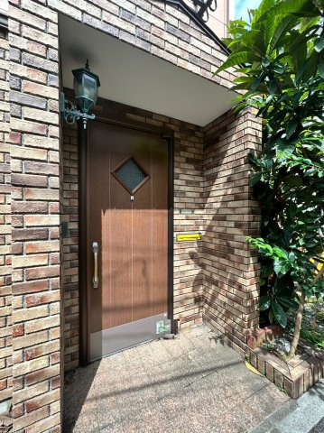 千駄木4丁目戸建ての玄関