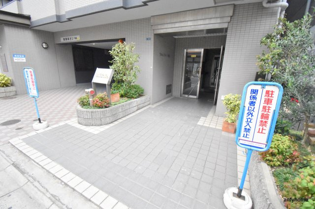 サンクリエイト江坂　仲介手数料無料のエントランス