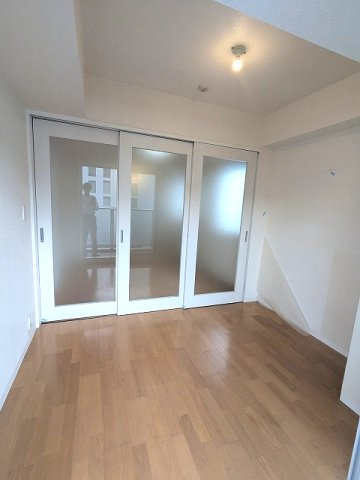 ParkAxis秋葉原の設備|4.4帖洋室、南向き