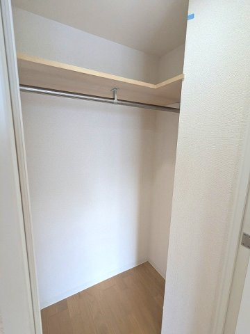 ParkAxis秋葉原の収納|6帖洋室のウォークインクローゼット
