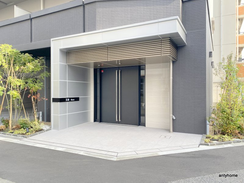 玉造Baseのエントランス