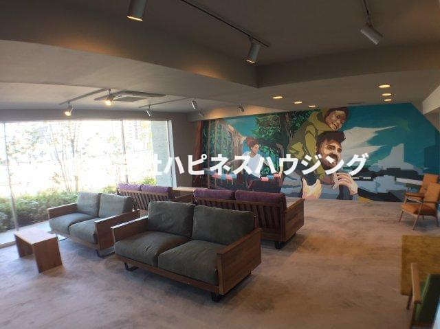 ART RESIDENCE IN OoTAKA-no-MORI(アートレジデンスインオオタカノモリ)のロビー