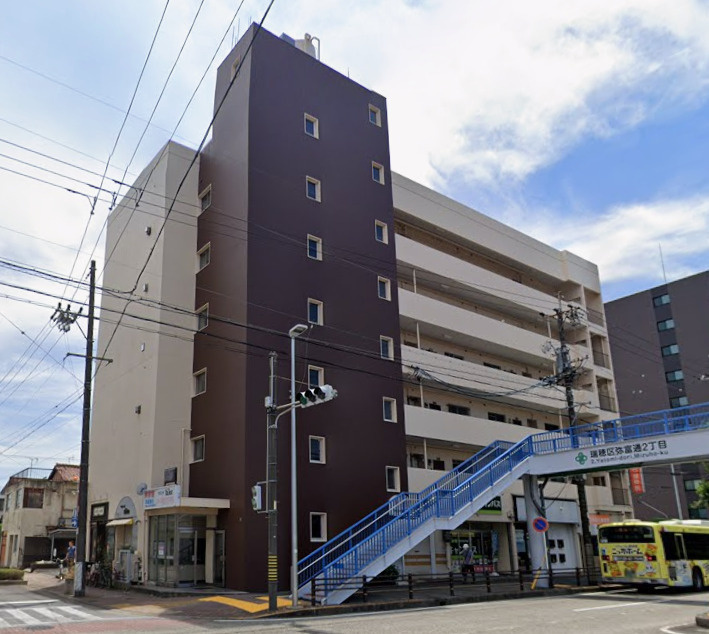 中初ビル【　1階路面店　】の外観