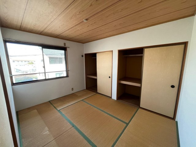 シャルムⅡの寝室|風通しも良い寝室です☆
