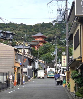 茶わん坂貸店舗の周辺