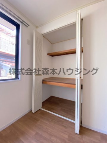【収納】 | 　セピアハイツ | ※反転タイプ別室の写真となります。
　設備内容や色調など相違がある場合は実際のお部屋の現状優先となります。
