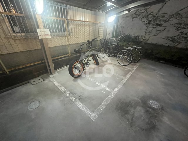 エスグランテージの内装|バイク置き場