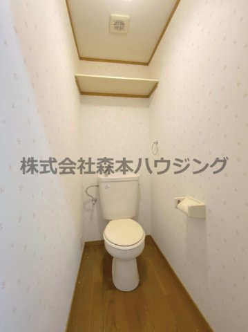 【トイレ】 | 　欅ガーデン | ※同タイプ別室の写真を使用しています。
　設備内容や色調など相違がある場合は実際のお部屋の現状優先となります。