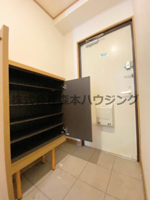 【収納】 | 　欅ガーデン | ※同タイプ別室の写真を使用しています。
　設備内容や色調など相違がある場合は実際のお部屋の現状優先となります。