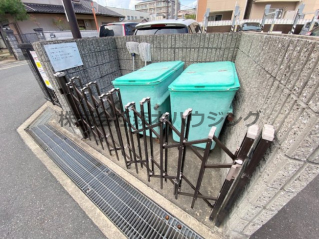 【その他共用部分】 | 　欅ガーデン | 専用ごみ置き場です