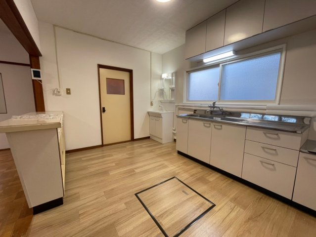 鳥取北10丁目8番14号平屋のキッチン