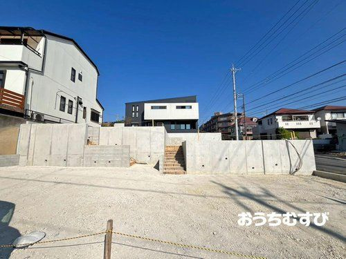 尾張旭市桜ケ丘町10期(全2区画)の前面道路含む現地写真
