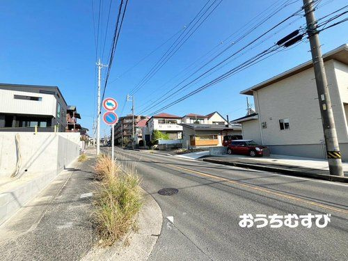 尾張旭市桜ケ丘町10期(全2区画)の前面道路含む現地写真