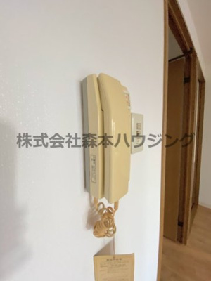 【セキュリティ】 | 　サンライズ早子 | ※反転タイプ別室の写真となります。
　設備内容や色調など相違がある場合は実際のお部屋の現状優先となります。