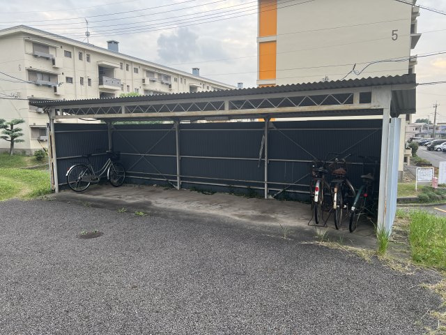 名和団地の駐車場