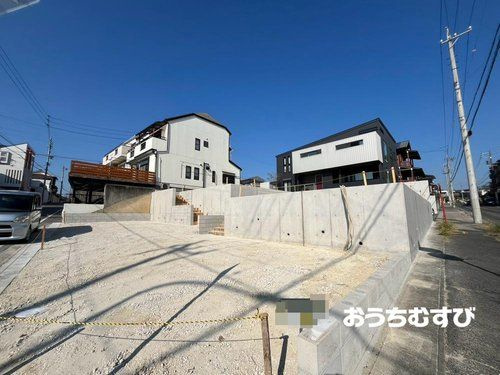 尾張旭市桜ケ丘町10期(全2区画)の前面道路含む現地写真