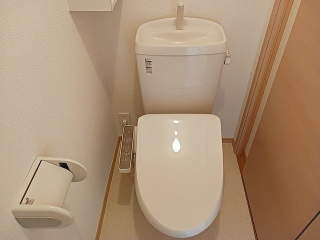 【トイレ】 | コモド・カーサⅡ | トイレです