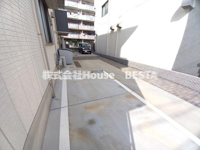 Habitation神戸の駐車場