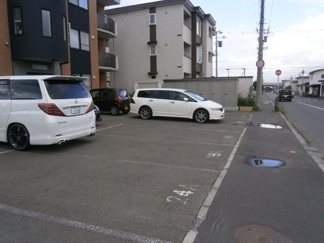 セフィーラ152の駐車場