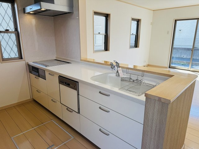 八王子市　大谷町　中古戸建てのキッチン|～使い勝手の良いシステムキッチン～
