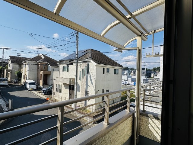 八王子市　大谷町　中古戸建てのバルコニー|～陽当たりの良いバルコニー　洗濯物がよく乾きそうです～
