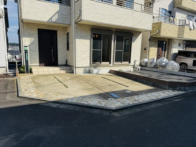 八王子市　大谷町　中古戸建ての駐車場|～並列2台駐車カースペース～