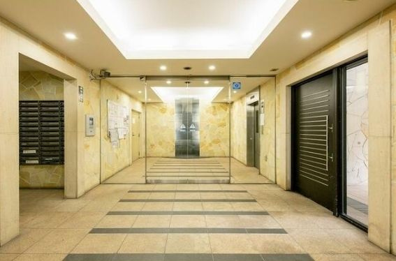 グランカーサ新宿御苑　のロビー