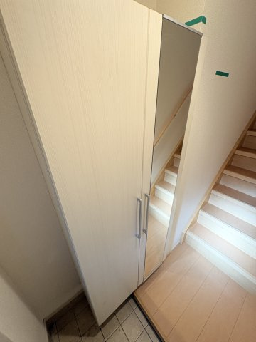 シエルノクターンⅠの玄関|写真は同建物の別部屋を参考に掲載しております。