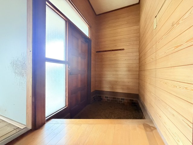 取手市野々井中古物件の玄関