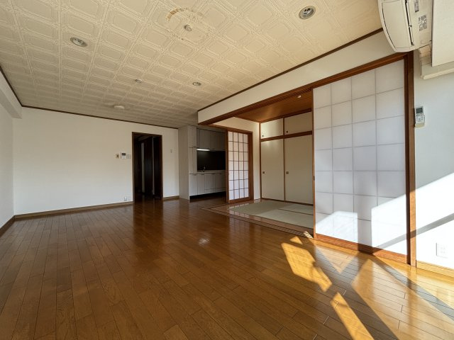 【居間・リビング】