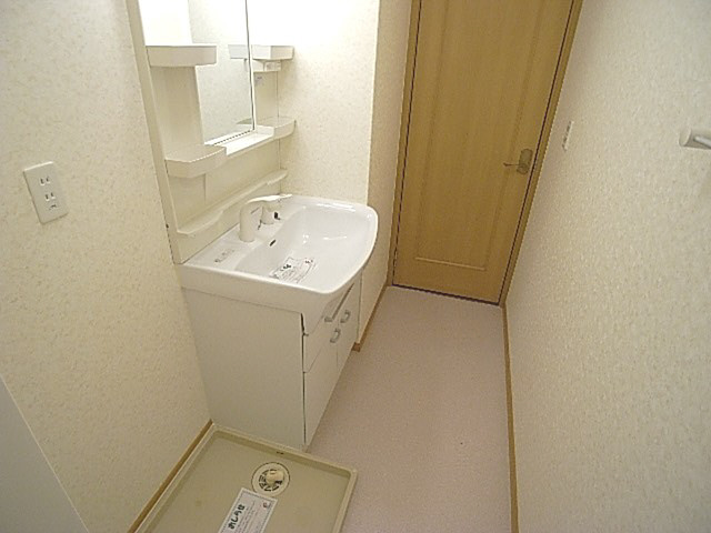 サニーコート植村の洗面所|浴室乾燥機付き